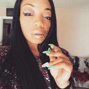 Meet your Posher, Baee